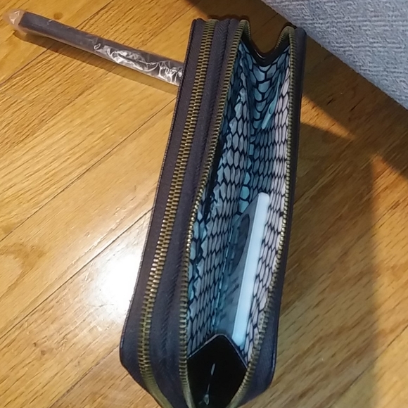 Purse - Picture 4 of 5